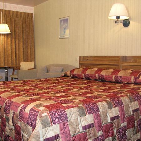Motel St Moritz Sainte-Agathe-des-Monts Bagian luar foto