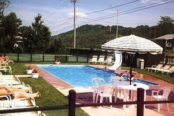 Motel St Moritz Sainte-Agathe-des-Monts Bagian luar foto